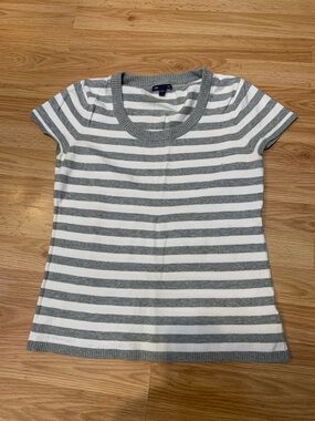 GAP Striped Short Sleeve Knit Top - Gray & White